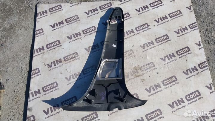 Обшивка левой стойки Renault Duster 4x4