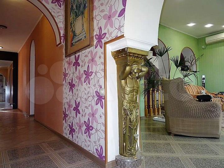 Дом 297,1 м² на участке 6 сот.