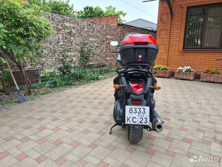 Honda Faze MF11 (Forza MF10)