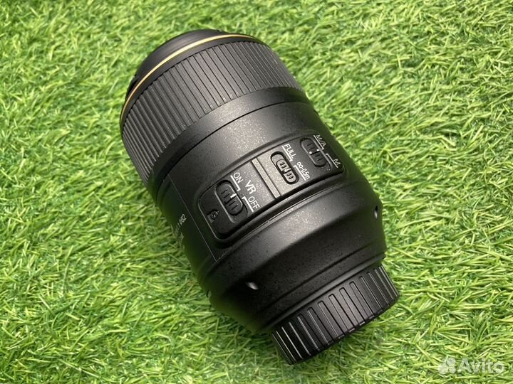 Nikon 105mm 2.8G IF-ED AF-S VR Micro-Nikkor