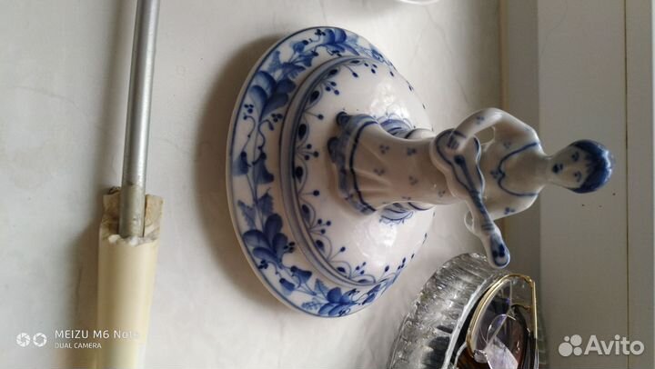 Крышка от сахарницы гитаристка гжель