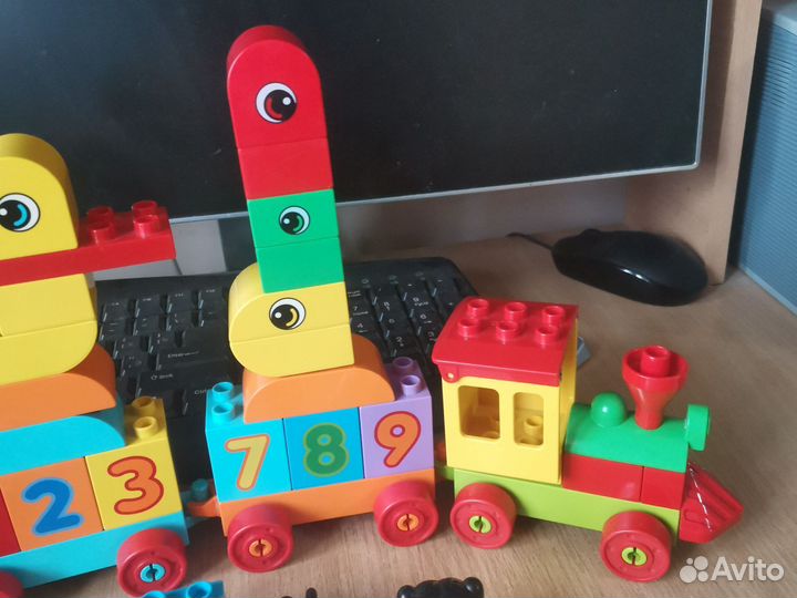 Lego duplo поезд и первые дивотные