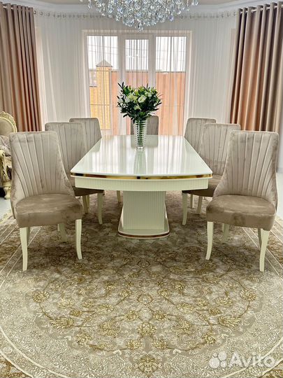 Стол для гостинной