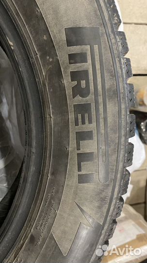 Pirelli Ice Zero 215/65 R17