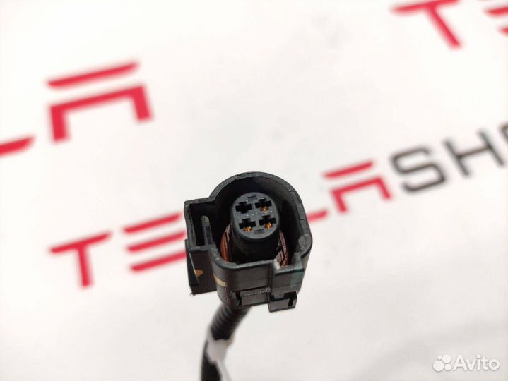 Разъем (фишка) проводки Tesla Model S 2015