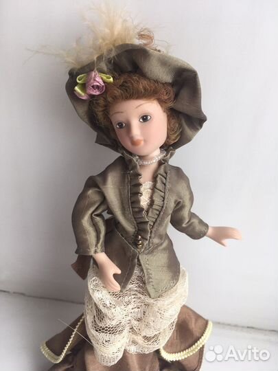 Форфоровая кукла Джейн Эйр