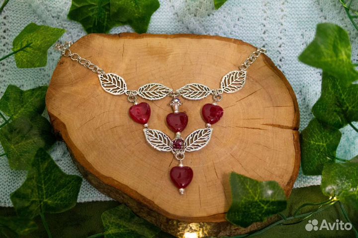 Ожерелья и подвески