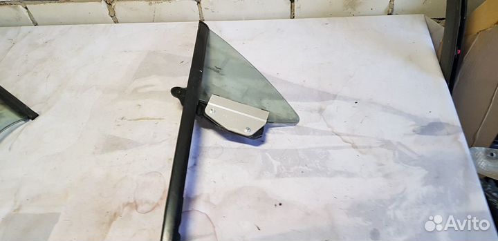 Bentley Continental GT Стекло передние правое