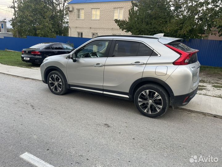 Mitsubishi Eclipse Cross 1.5 CVT, 2018, битый, 98 000 км
