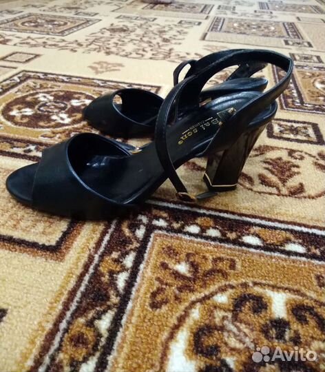 Босоножки женские