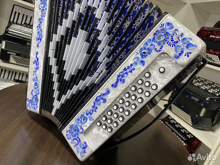 Шуйская гармонь Гжель заказная в ля