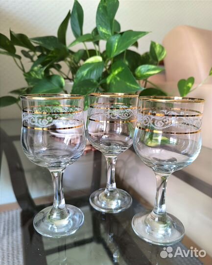 Стаканы, фужеры, рюмки