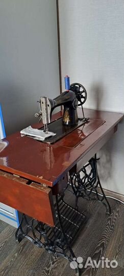 Швейная машинка ножная