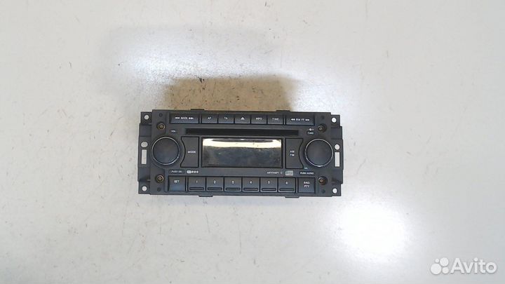 Магнитола Jeep Grand Cherokee, 2005