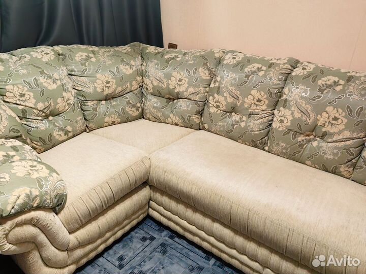Большой угловой диван раскладной бу