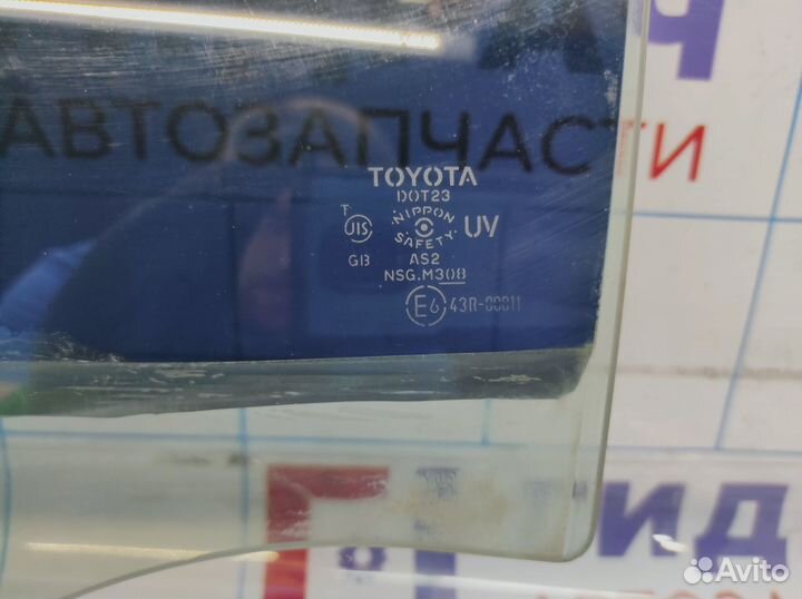 Стекло двери задней левой Toyota Corolla (E150) 68
