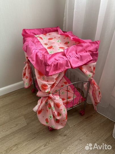 Коляска и кроватка для кукол