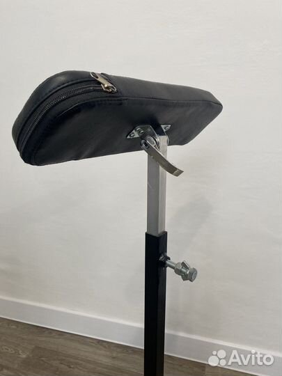 Подставка под голову для бритья