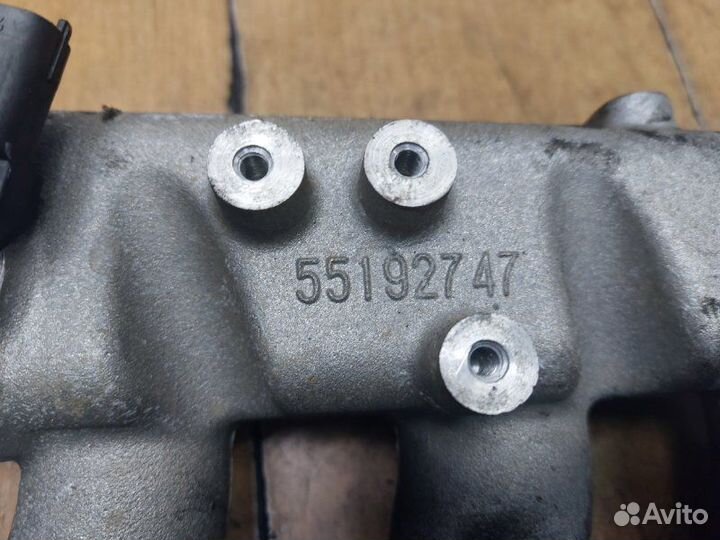 Коллектор впускной Opel Zafira B Z19DT 2006