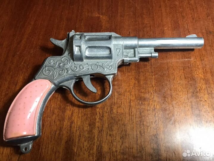 Пистолет для пистонов