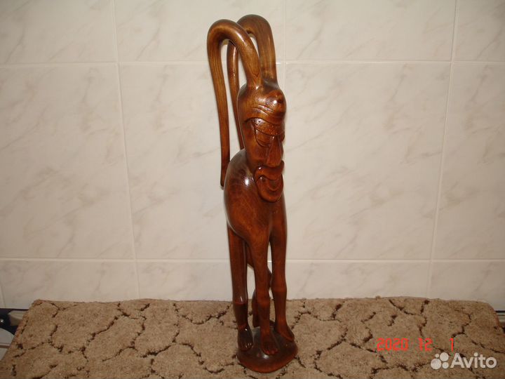 Фигурка из дерева