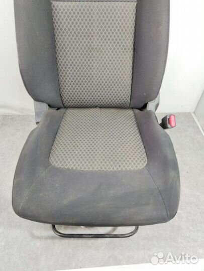 Сиденье пассажирское Nissan X-Trail T31 2.0 MR20DE