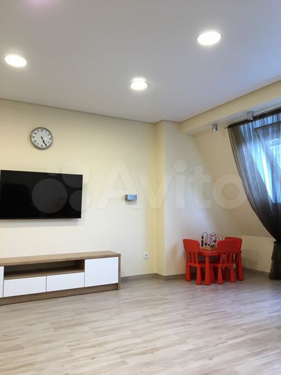 2-к. квартира, 74 м², 5/5 эт.
