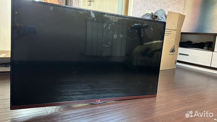 Тв LG на запчасти. Поврежден экран