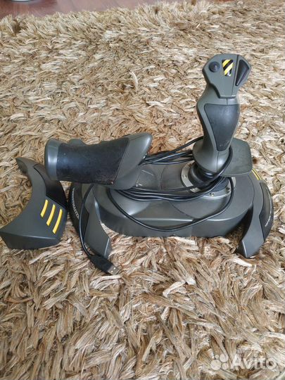 Джойстик thrustmaster