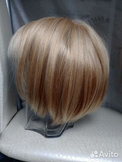 Парик с челкой под каре.шею прикрывает.новый, в ко