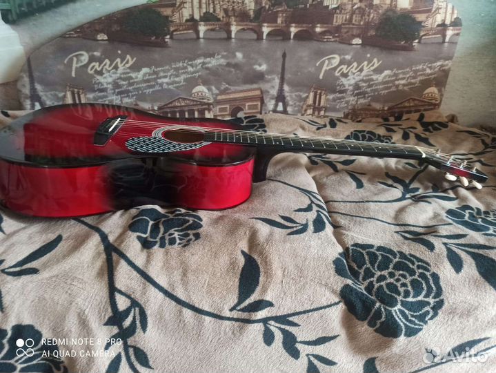 Акустическая гитара