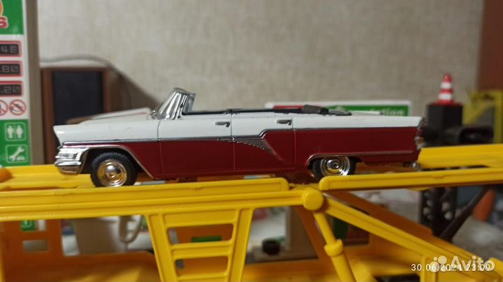 Модель газ 13 чайка 1/43 Кабриолет конверсия