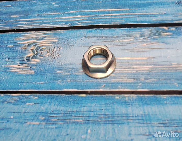 Гайка коленвала левая резьба 18*1.5 цф мото 500 х5