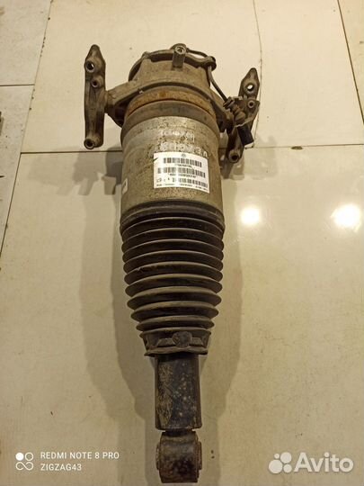Пневмостойка(задняя левая) (Volkswagen Touareg II)
