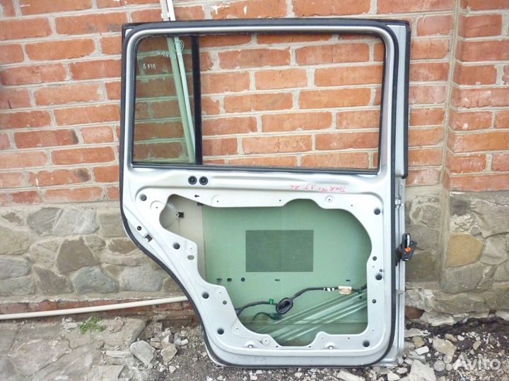 Дверь задняя левая правая на фольксваген туран 03