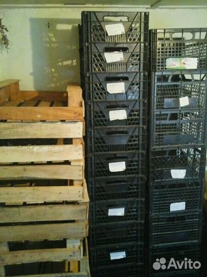 Ящики деревяные и коробки