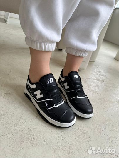 Кроссовки женские новые