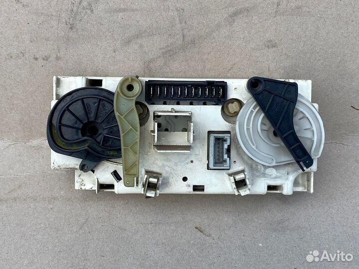 Блок управления климат-контролем Opel Astra H