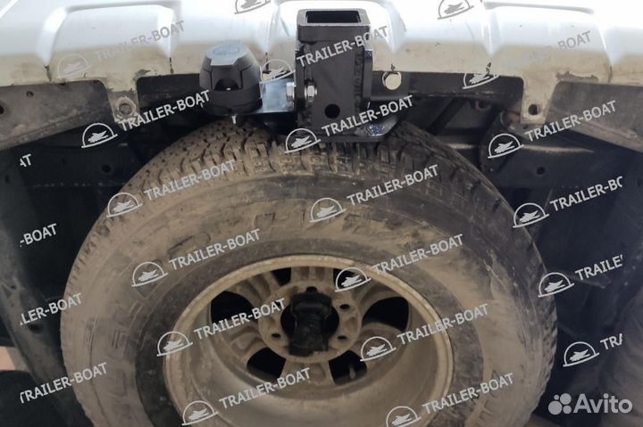 Фаркоп Toyota FJ Cruiser 2006-2014 штатное место, под квадрат, 51297