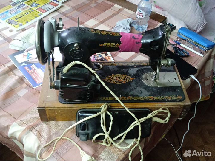 Продам швейную машинку