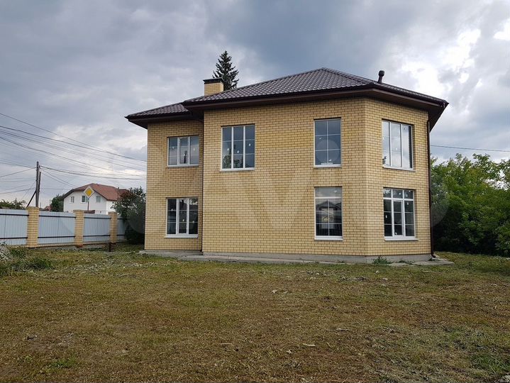 Коттедж 213,4 м² на участке 10,5 сот.