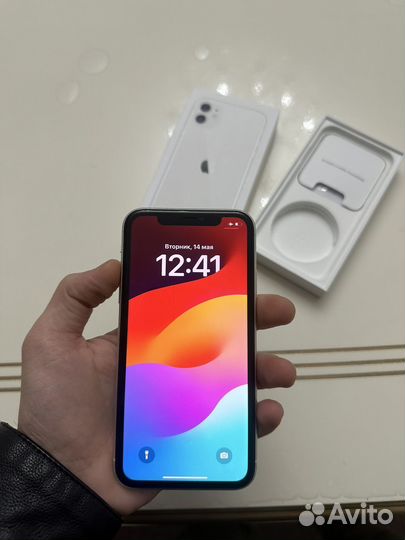 iPhone 11, 64 ГБ