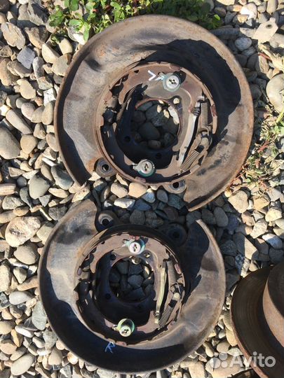 Кожух тормозной задний toyota alphard 2002 аль