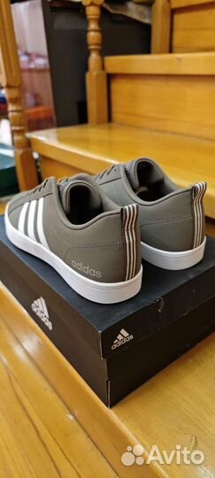 Кроссовки Adidas 43 размер оригинал