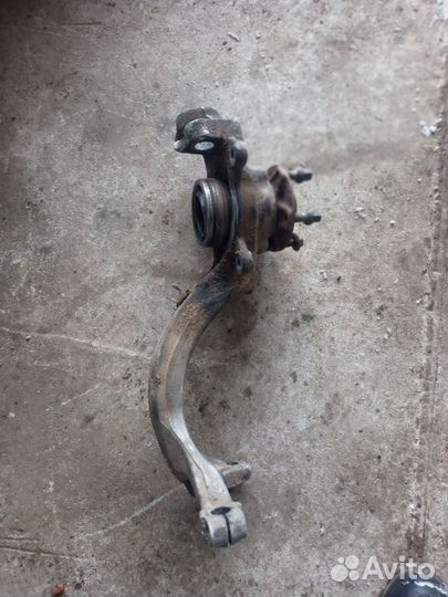 Кулак поворотный передний левый Audi A8 D3 4.2