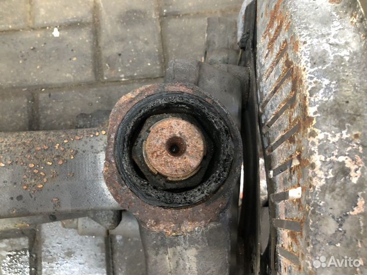 Кулак поворотный левый Volvo FH