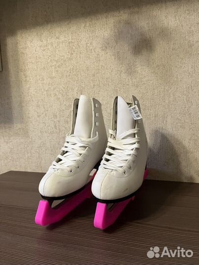 Коньки женские