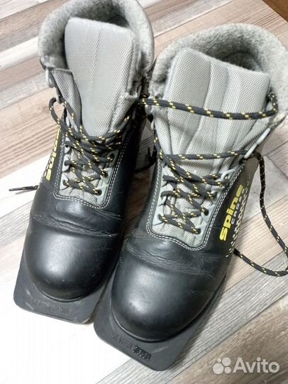Лыжные ботинки 1