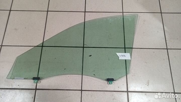 Стекло передней правой двери Камри XV30