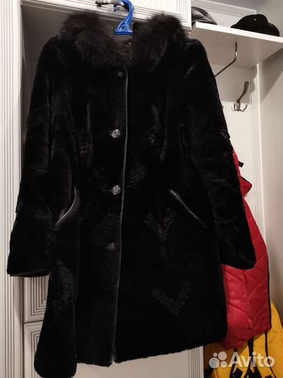 Шуба мутоновая с капюшоном